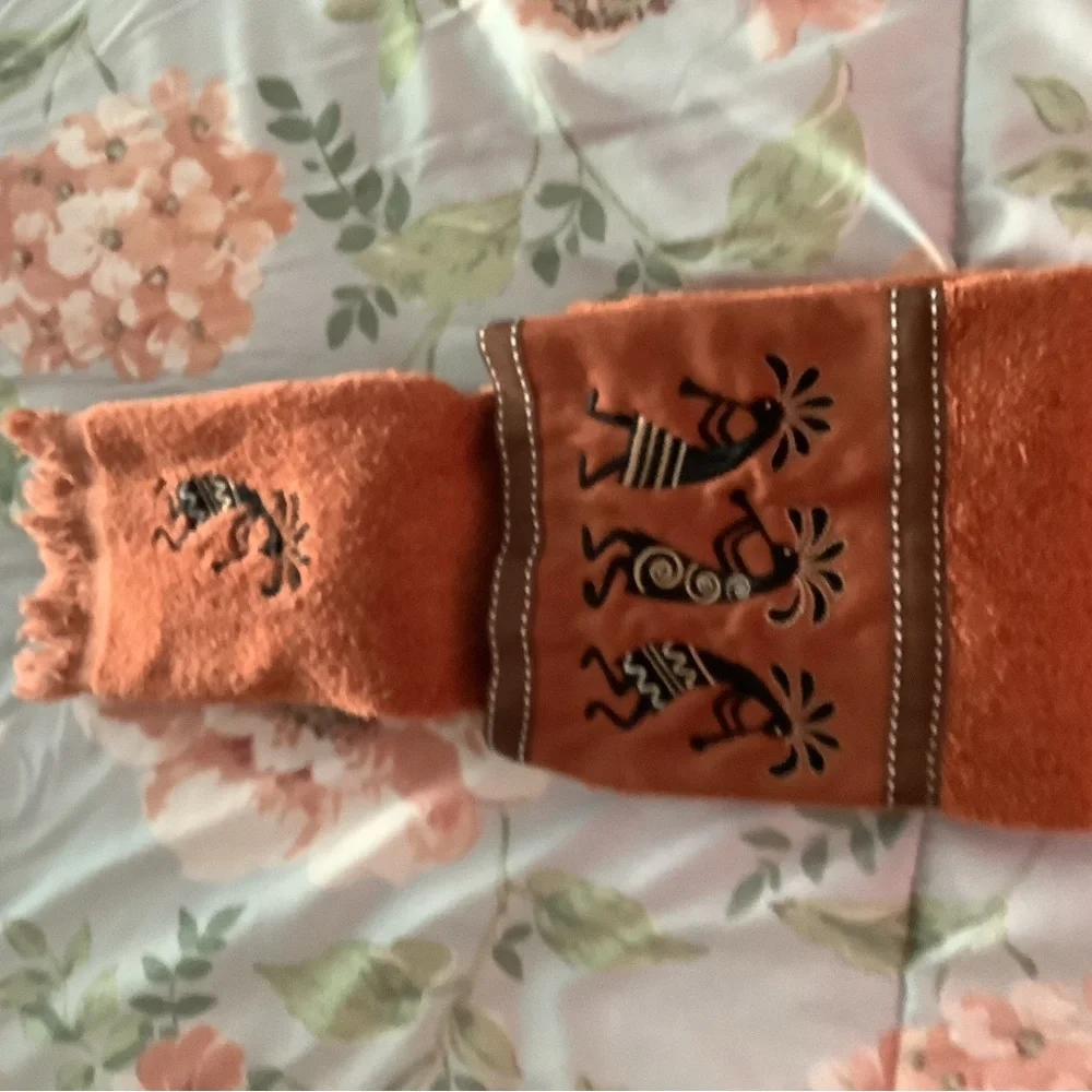 Traditions triable hand towel set rust black designs 2 piece set 100% cotton
